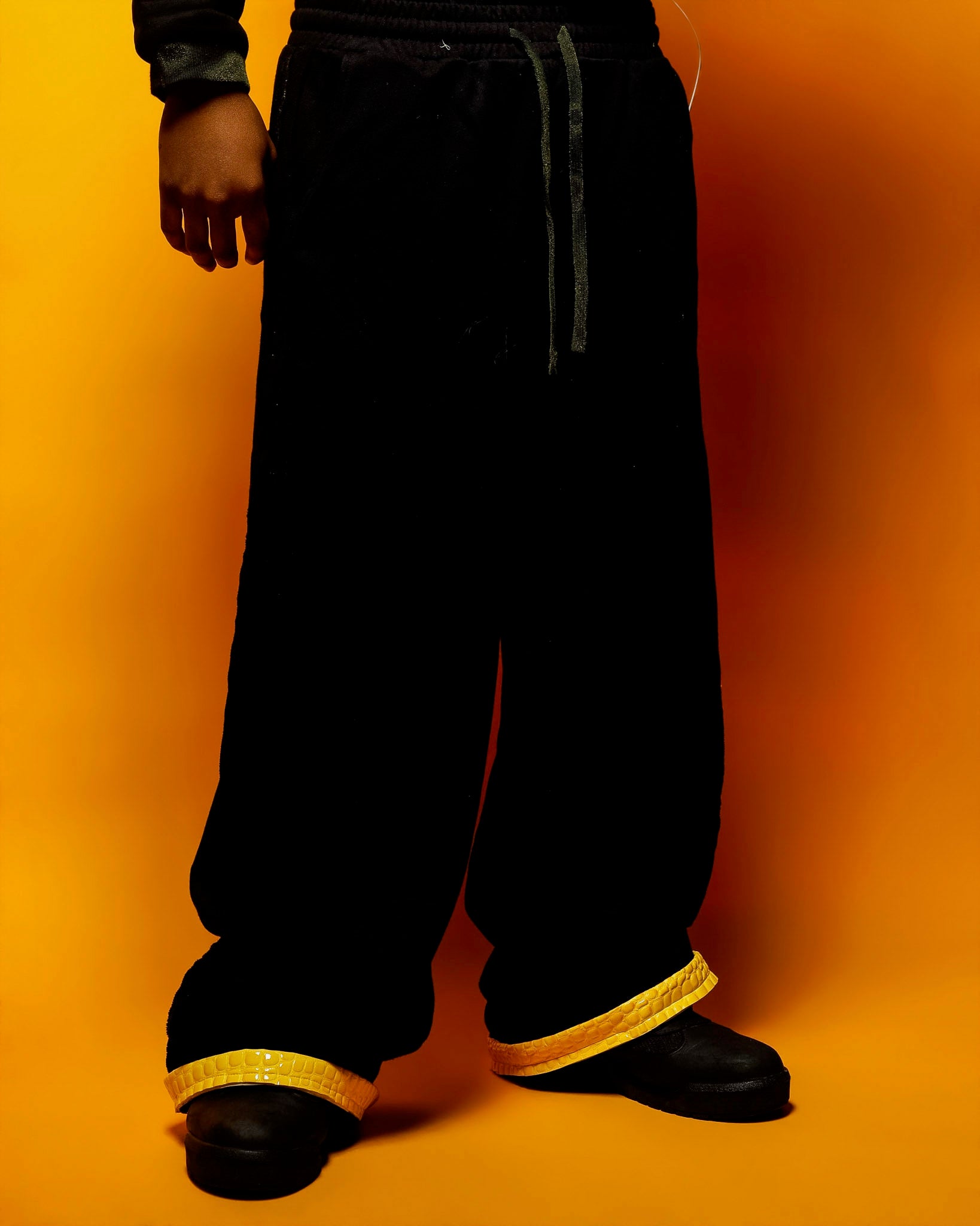 BLACK & YELLOW ESSENTIAL HOODIE